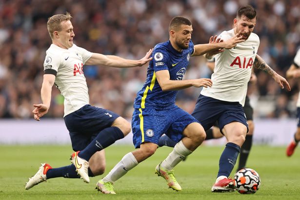 Oliver Skipp dan Pierre-Emile Hojbjerg bisa berada di samping satu sama lain di lini tengah Tottenham melawan Arsenal pada hari Minggu