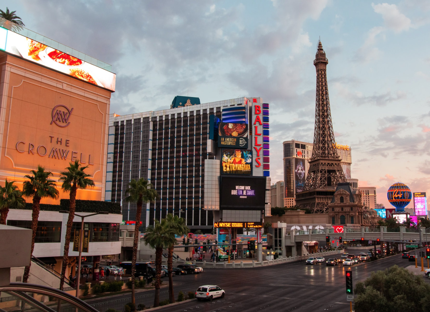 Bagaimana merencanakan perjalanan ke WSOP: akomodasi, penerbangan, transportasi ke Las Vegas